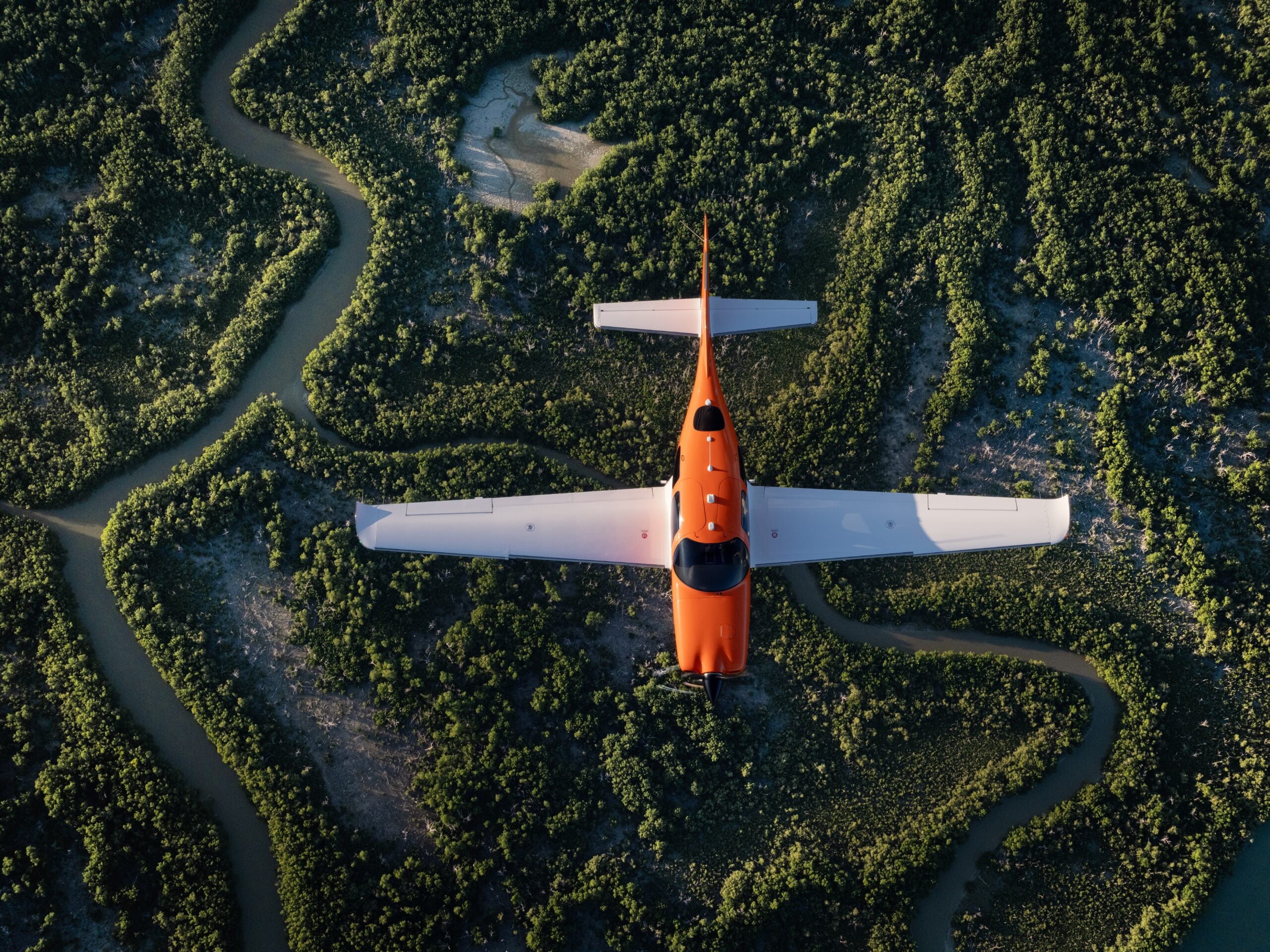 Cirrus Unveils 2026 SR Series G7+ Aircraft 